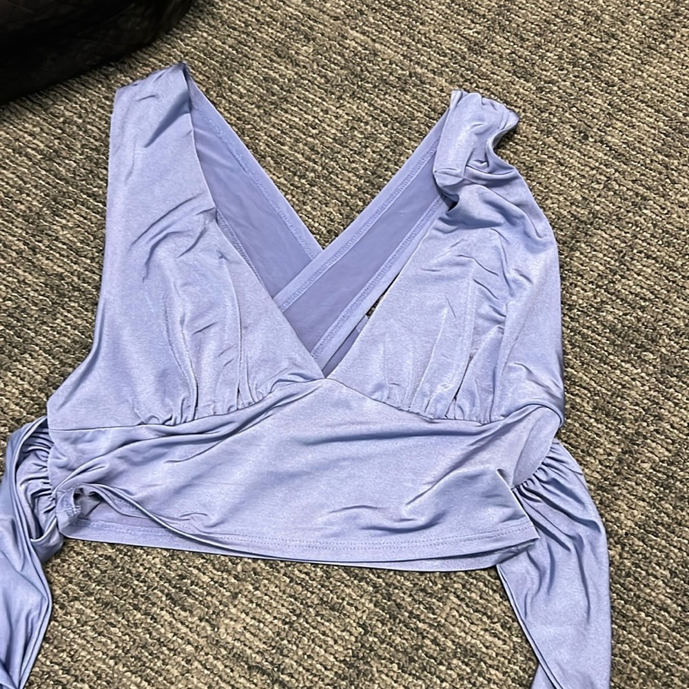 Urban tie crop top